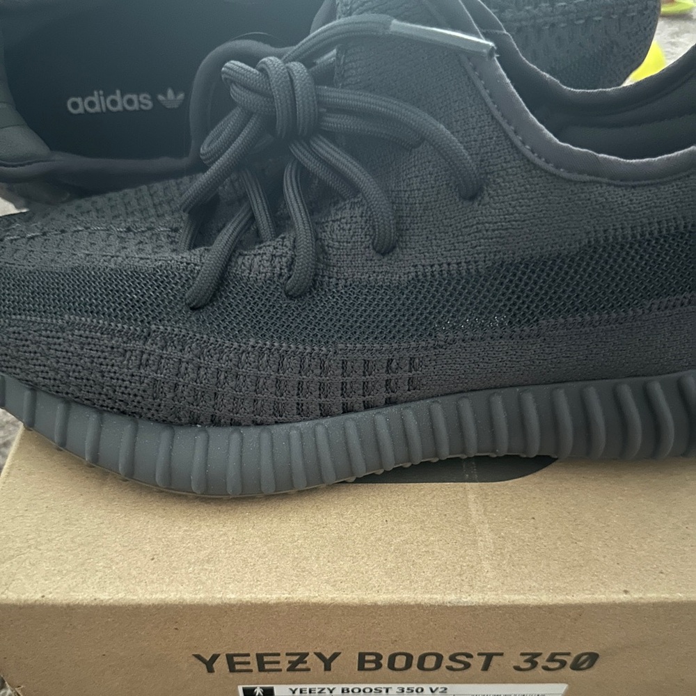 Yeezy 350 V2 Cinder